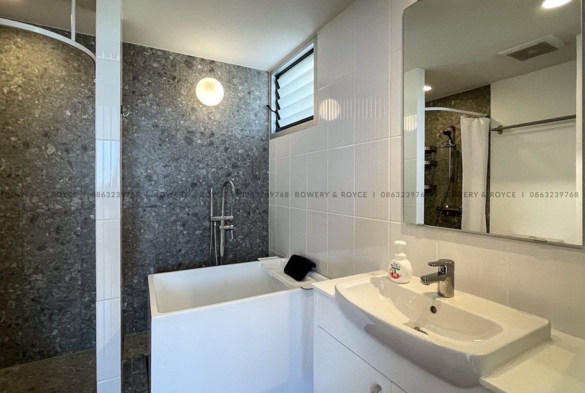 Modern Renovated Two Bedroom Condo for Sale in Ekkamai