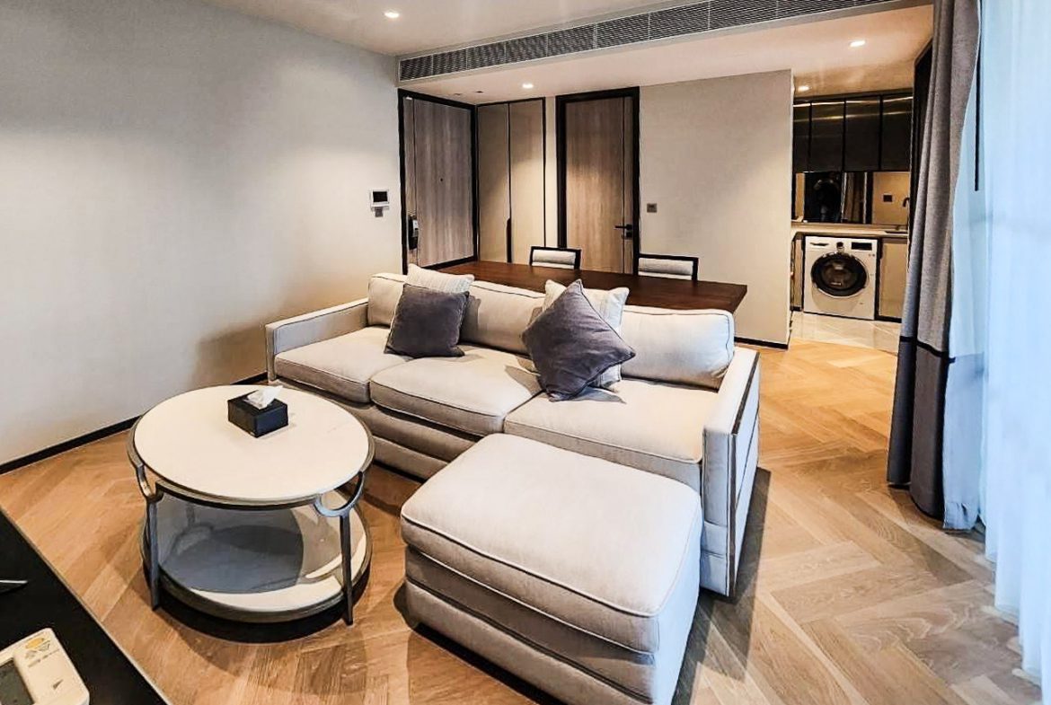 Exquisite Two-Bedroom Condo for Rent at The Reserve Sukhumvit 61 Ekkamai
