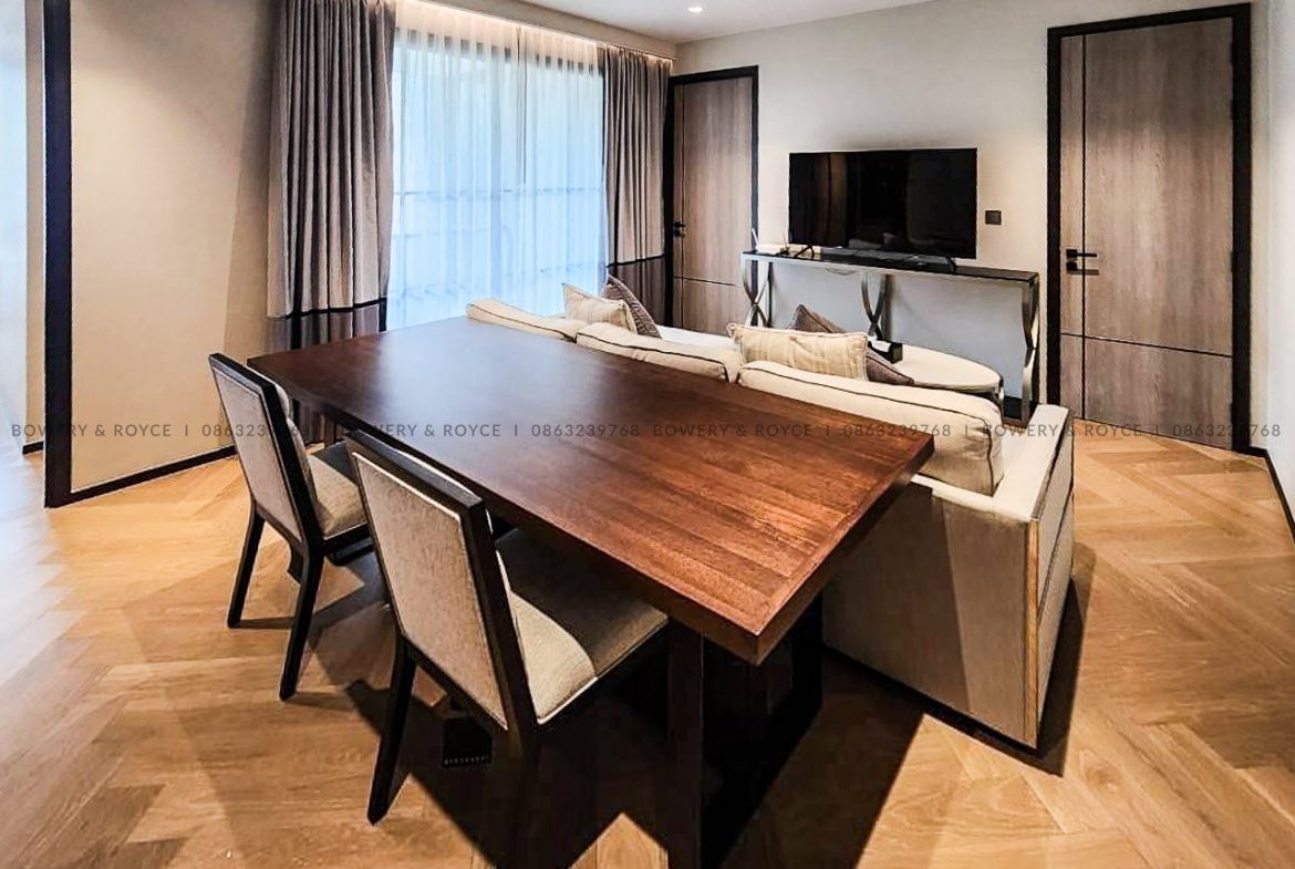 Exquisite Two-Bedroom Condo for Rent at The Reserve Sukhumvit 61 Ekkamai
