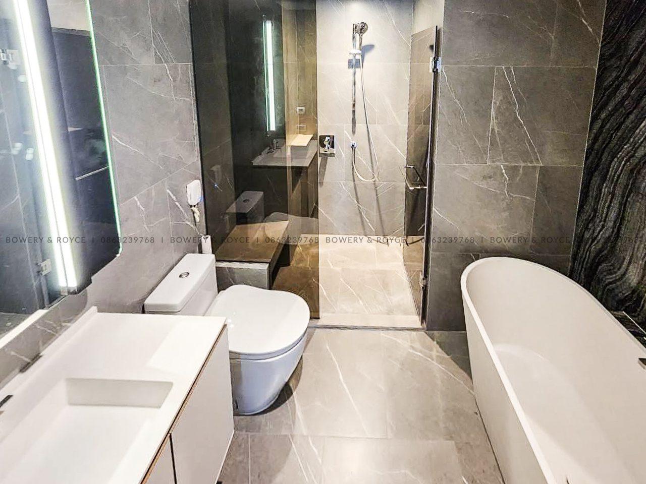 Exquisite Two-Bedroom Condo for Rent at The Reserve Sukhumvit 61 Ekkamai