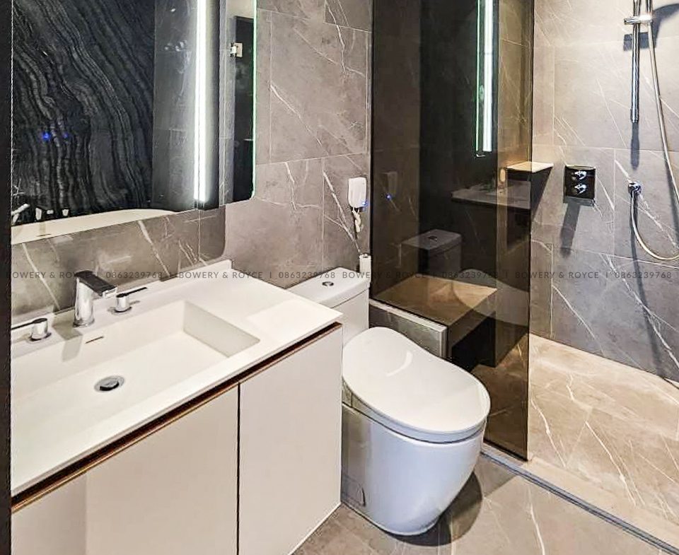 Exquisite Two-Bedroom Condo for Rent at The Reserve Sukhumvit 61 Ekkamai