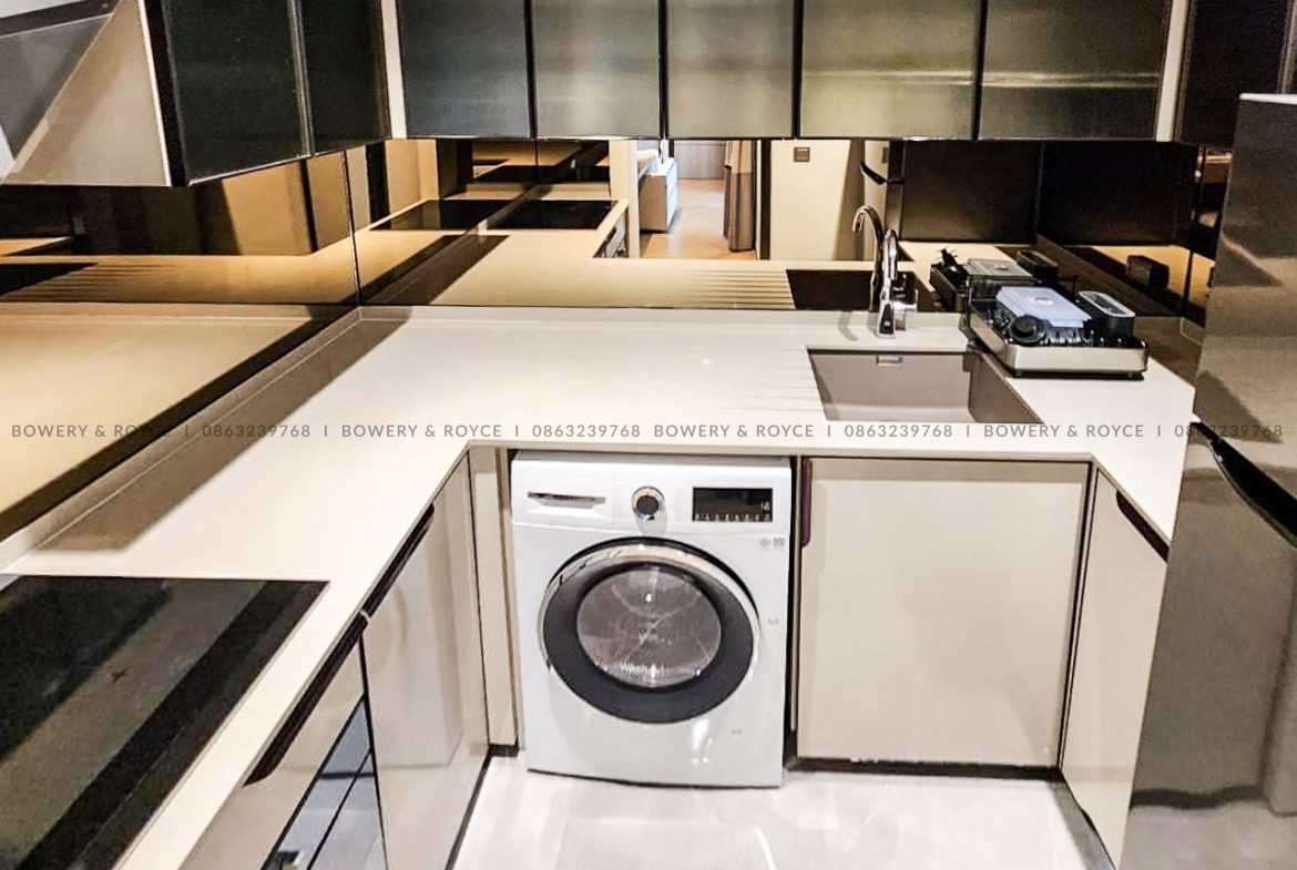 Exquisite Two-Bedroom Condo for Rent at The Reserve Sukhumvit 61 Ekkamai