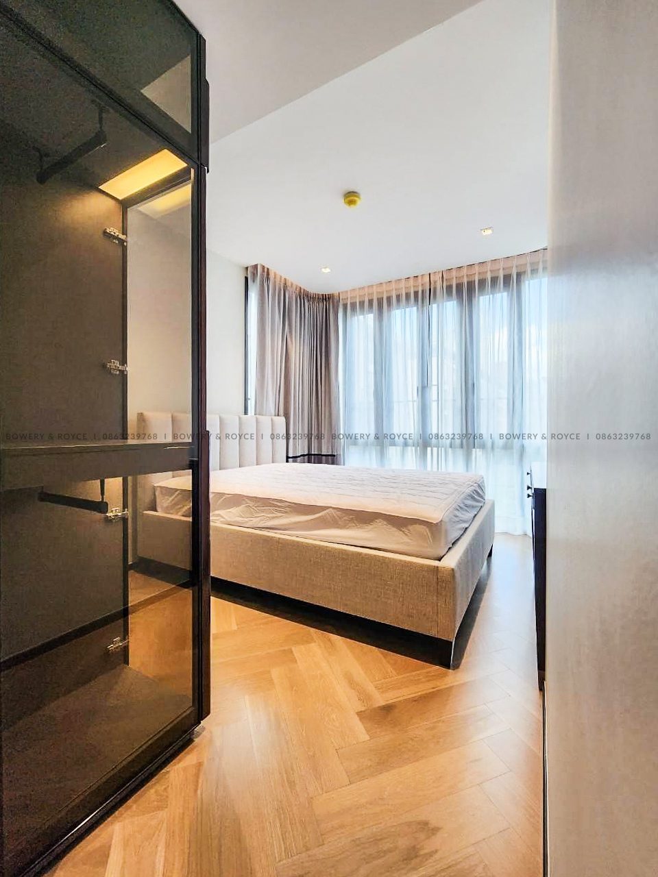 Exquisite Two-Bedroom Condo for Rent at The Reserve Sukhumvit 61 Ekkamai