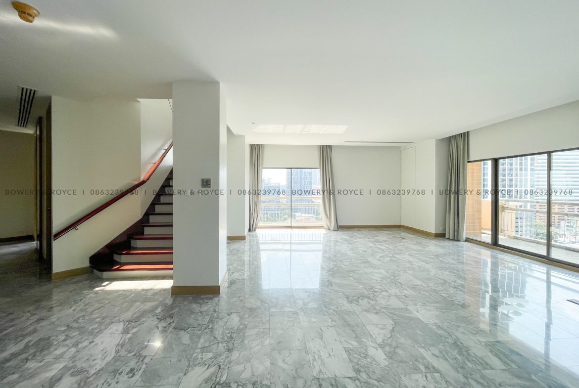 NEST OR INVEST Four Bedroom Duplex Condo for Rent and for Sale in Ekkamai