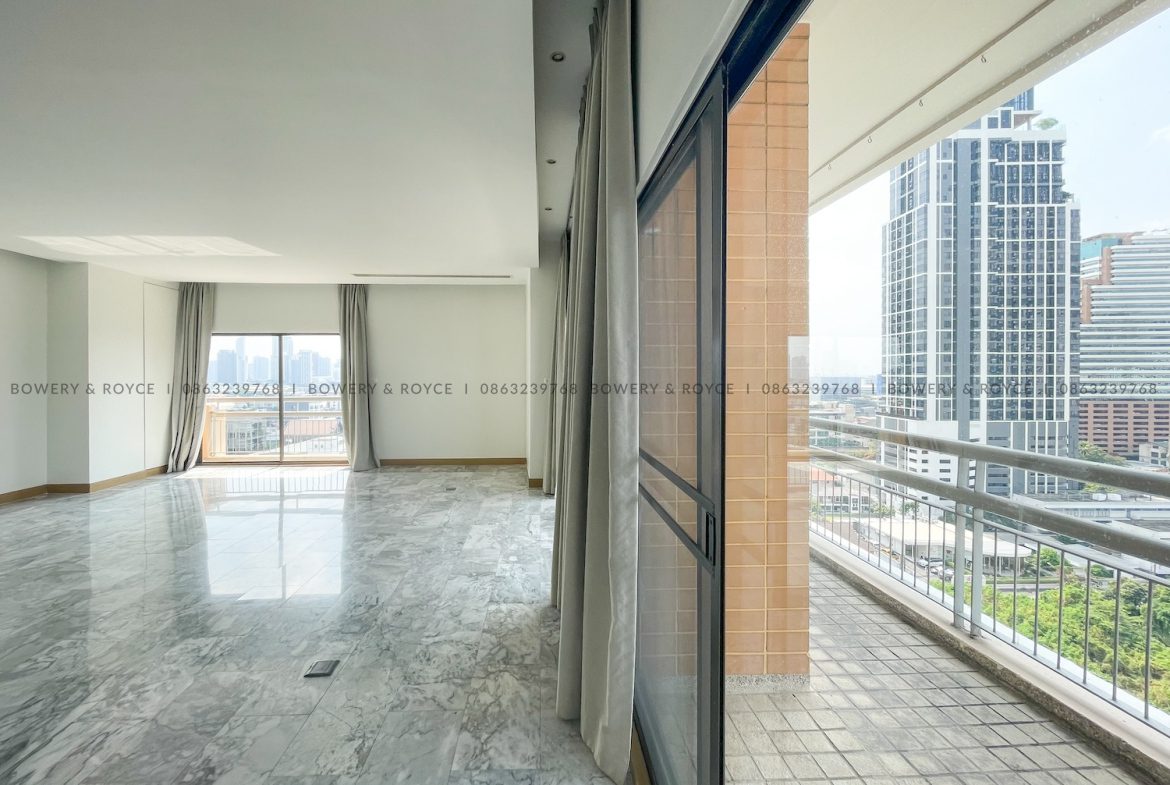 NEST OR INVEST Four Bedroom Duplex Condo for Rent and for Sale in Ekkamai