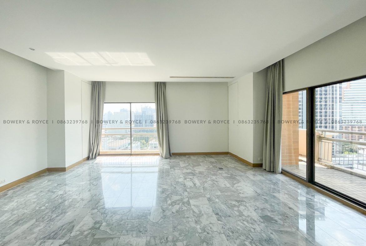 NEST OR INVEST Four Bedroom Duplex Condo for Rent and for Sale in Ekkamai