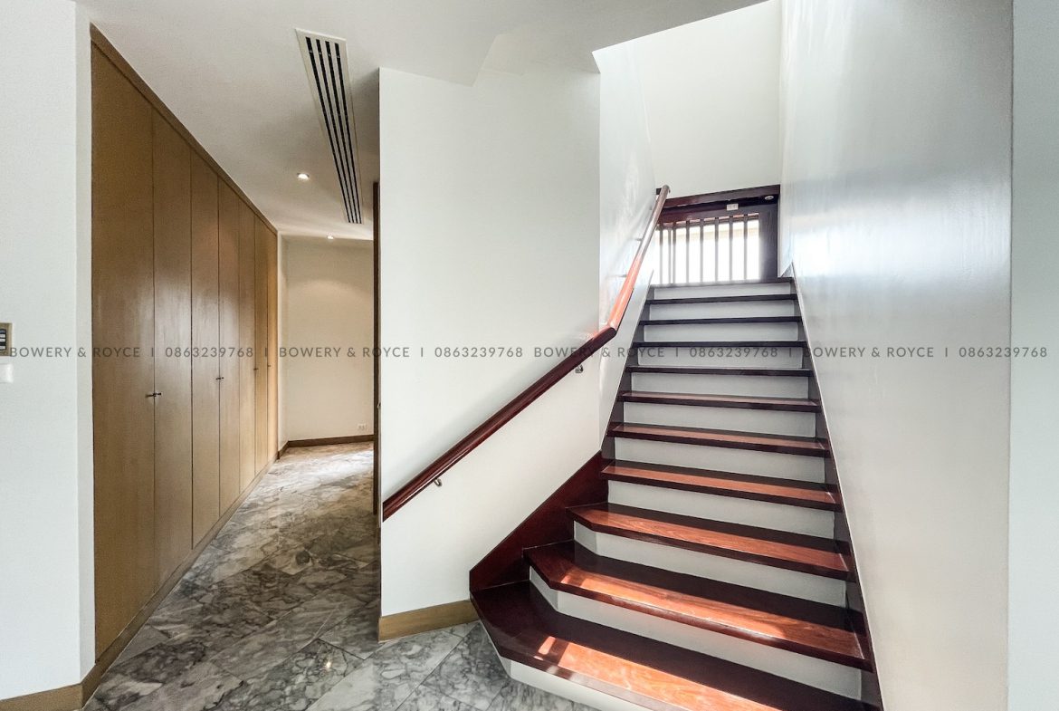 NEST OR INVEST Four Bedroom Duplex Condo for Rent and for Sale in Ekkamai