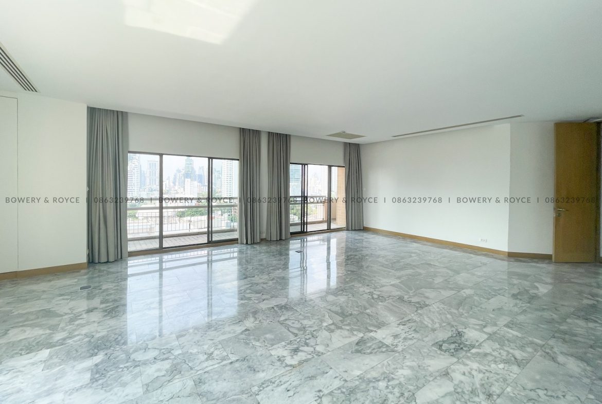 NEST OR INVEST Four Bedroom Duplex Condo for Rent and for Sale in Ekkamai