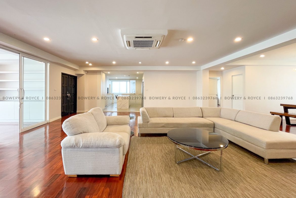 Spacious Four Bedroom Plus Office Pet Friendly Condo for Rent in Thong Lor