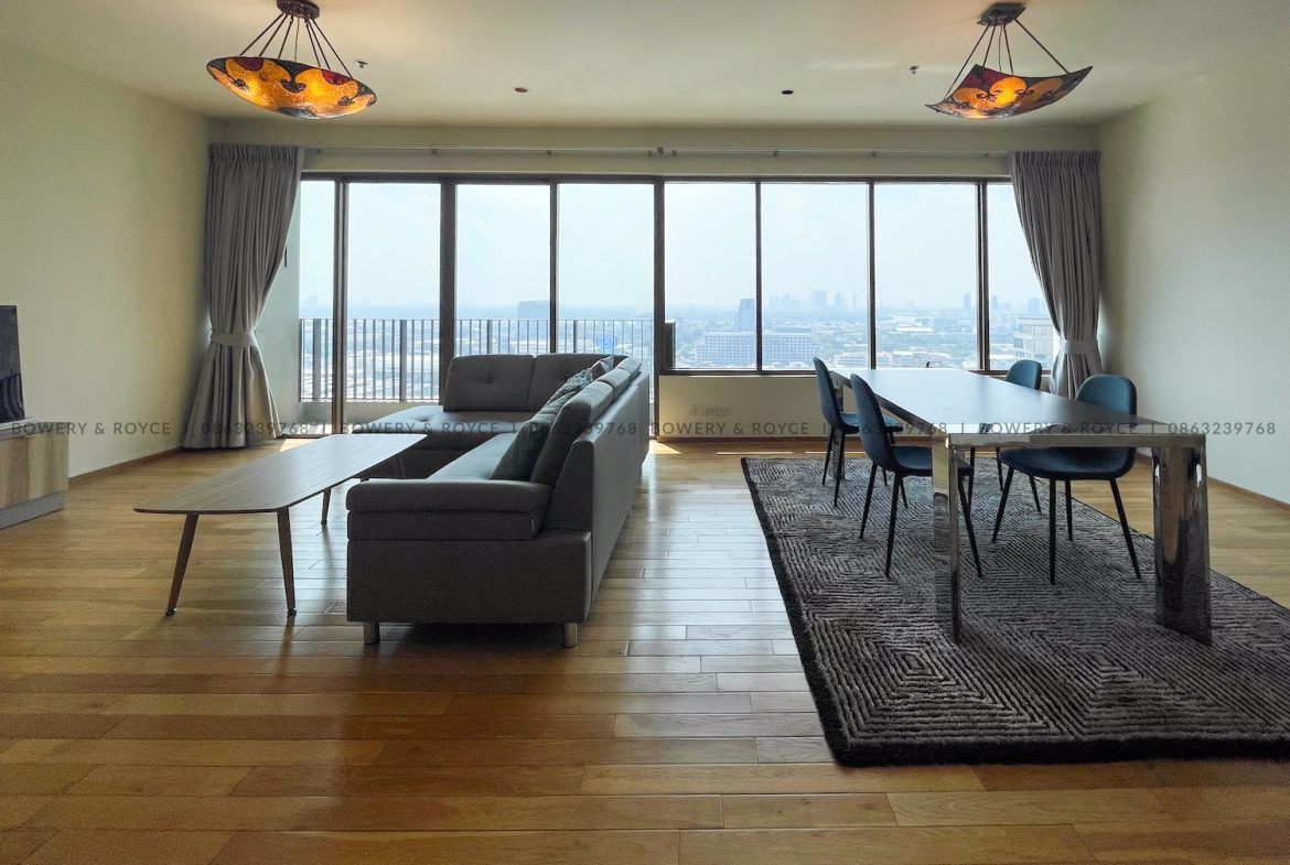 Spacious Three Bedroom Condo for Rent in Phrom Phong by Bowery & Royce