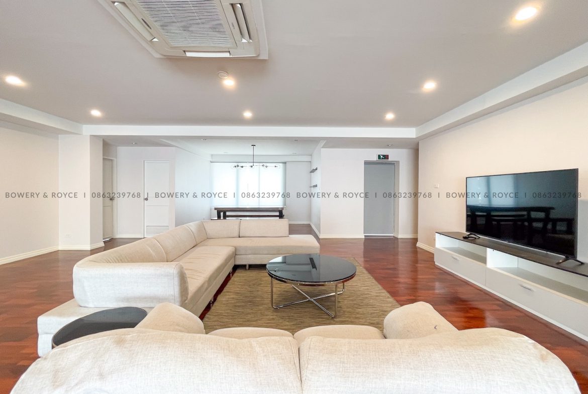 Spacious Four Bedroom Plus Office Pet Friendly Condo for Rent in Thong Lor