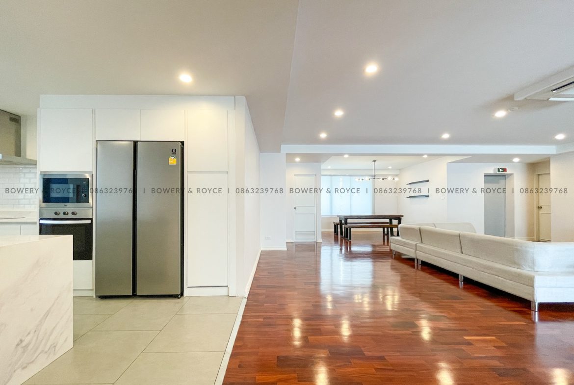 Spacious Four Bedroom Plus Office Pet Friendly Condo for Rent in Thong Lor
