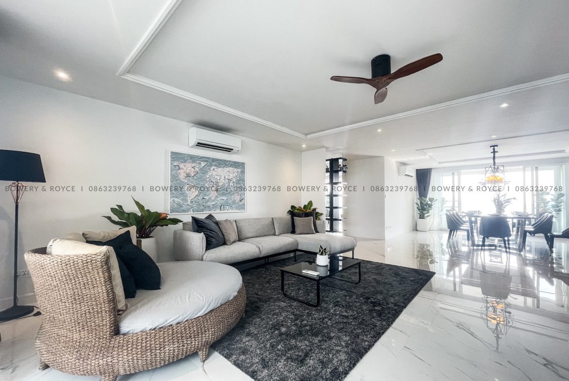 Spacious Modern Design Three Bedroom Condo for Rent in Phrom Phong