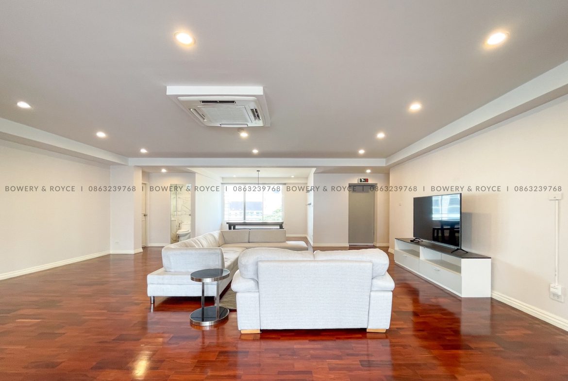 Spacious Four Bedroom Plus Office Pet Friendly Condo for Rent in Thong Lor