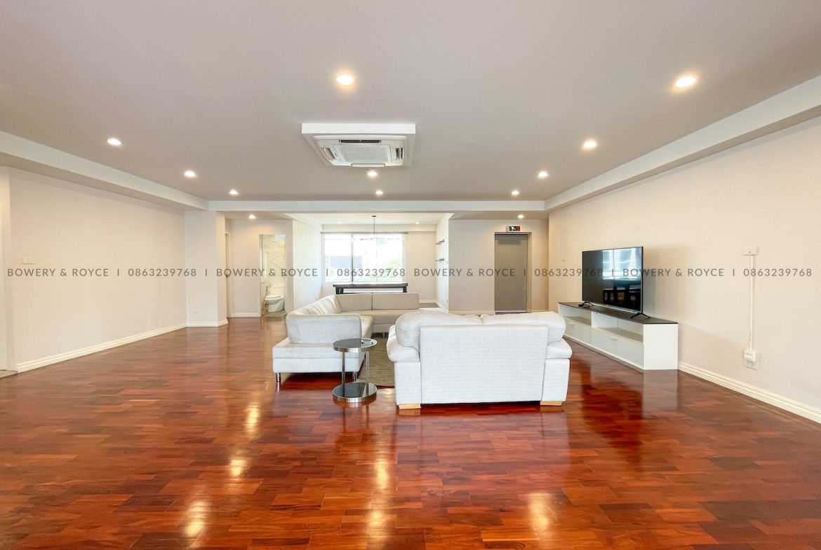 Spacious Four Bedroom Plus Office Pet Friendly Condo for Rent in Thong Lor