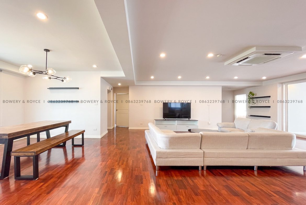 Spacious Four Bedroom Plus Office Pet Friendly Condo for Rent in Thong Lor