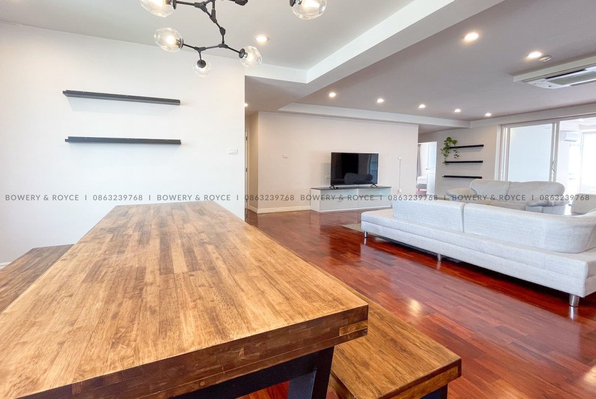 Spacious Four Bedroom Plus Office Pet Friendly Condo for Rent in Thong Lor