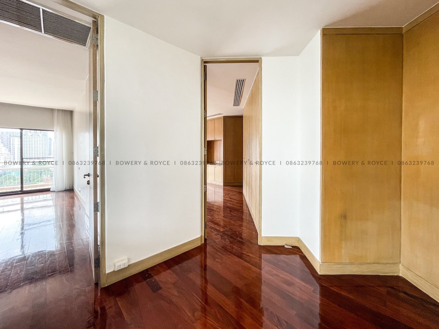 NEST OR INVEST Four Bedroom Duplex Condo for Rent and for Sale in Ekkamai