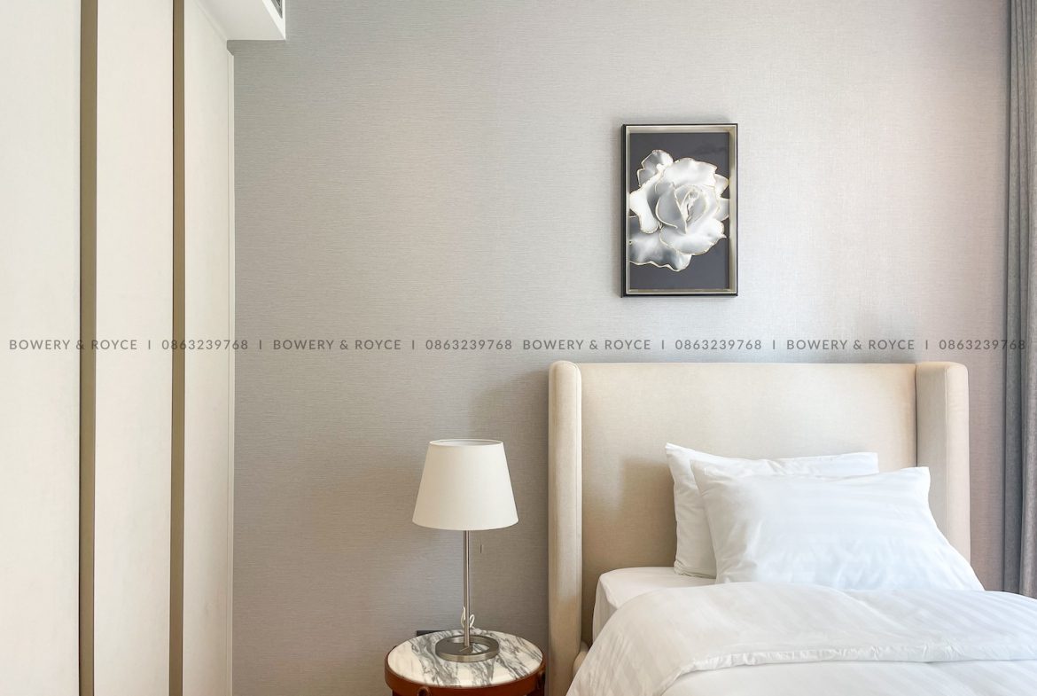 Stunning Three Bedroom Plus Office Pet Friendly Condo for Rent in Thong Lor