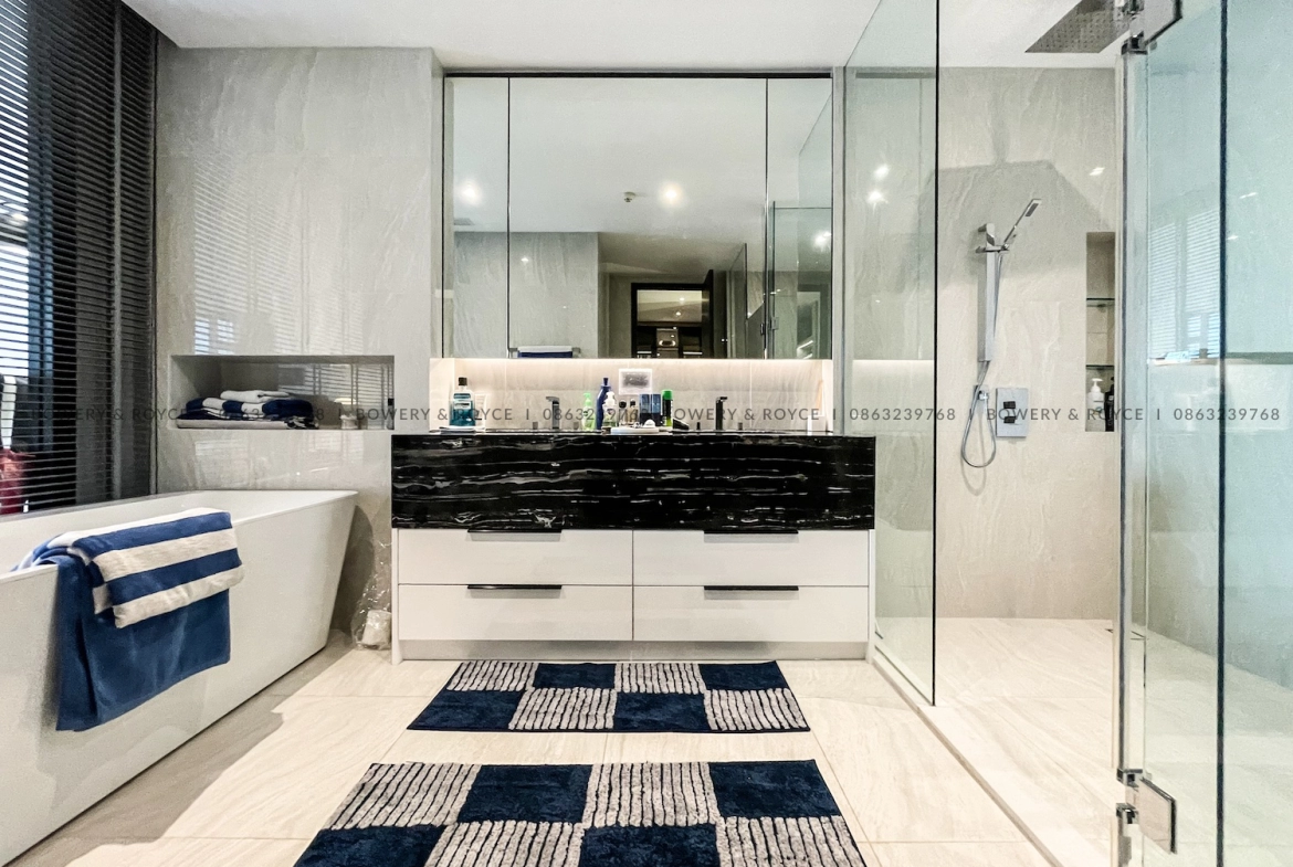 Exquisite Two Bedroom Plus Office Duplex Penthouse for Rent in Thong Lor
