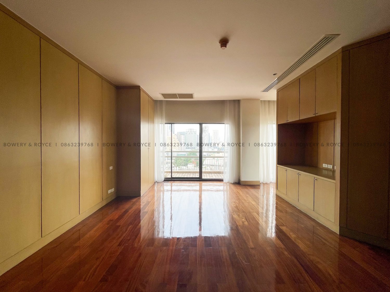 NEST OR INVEST Four Bedroom Duplex Condo for Rent and for Sale in Ekkamai