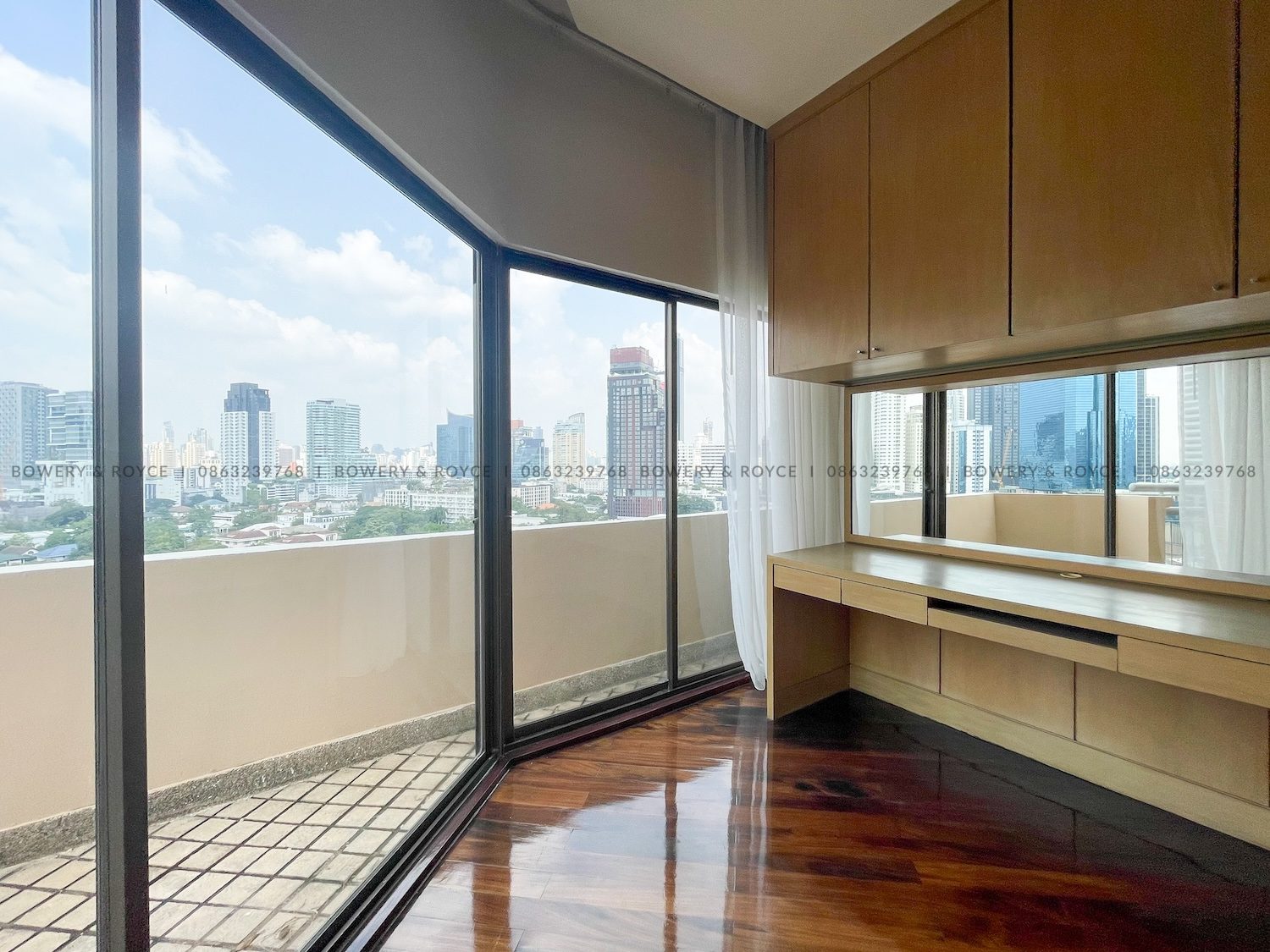 NEST OR INVEST Four Bedroom Duplex Condo for Rent and for Sale in Ekkamai