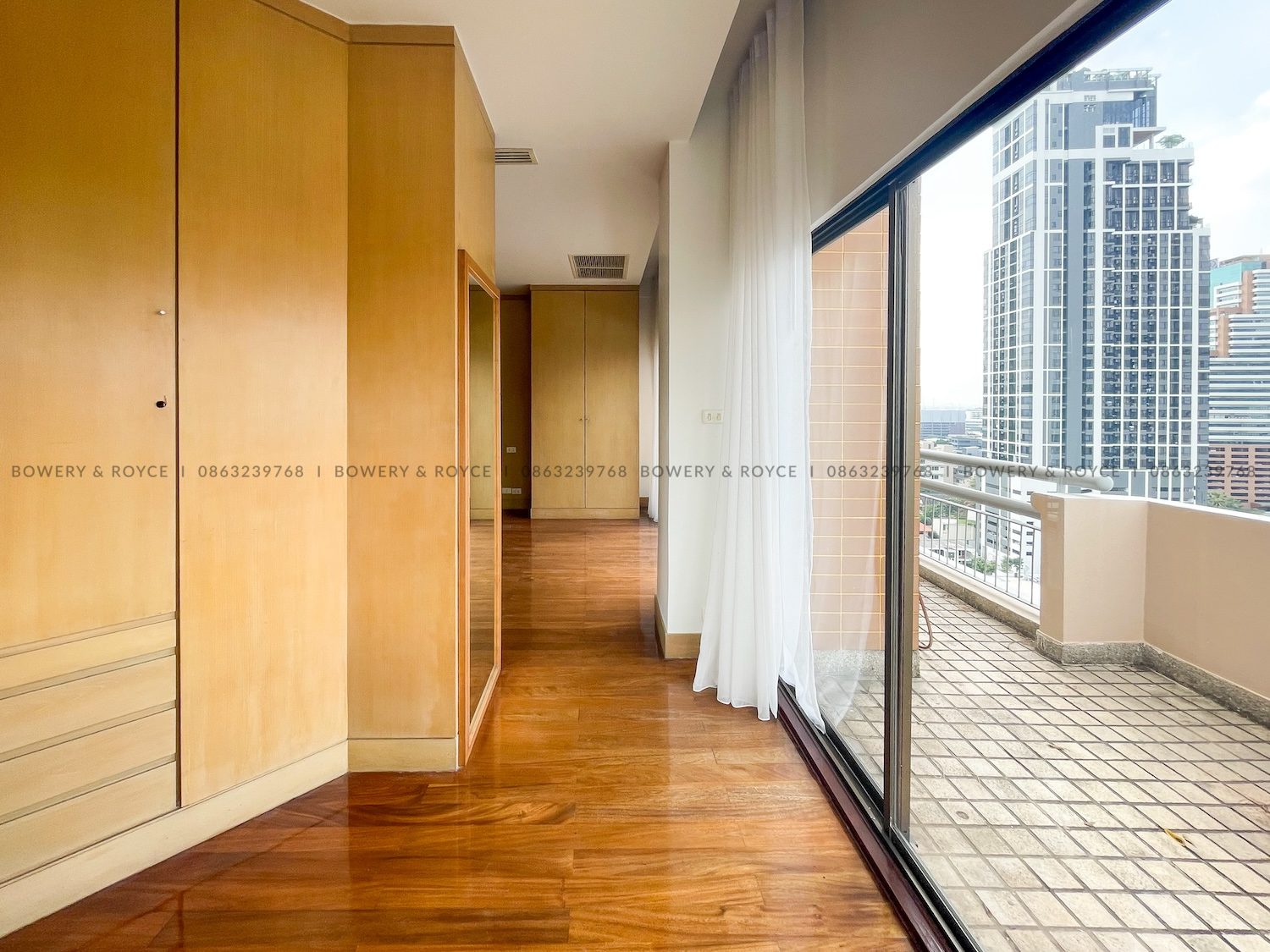 NEST OR INVEST Four Bedroom Duplex Condo for Rent and for Sale in Ekkamai