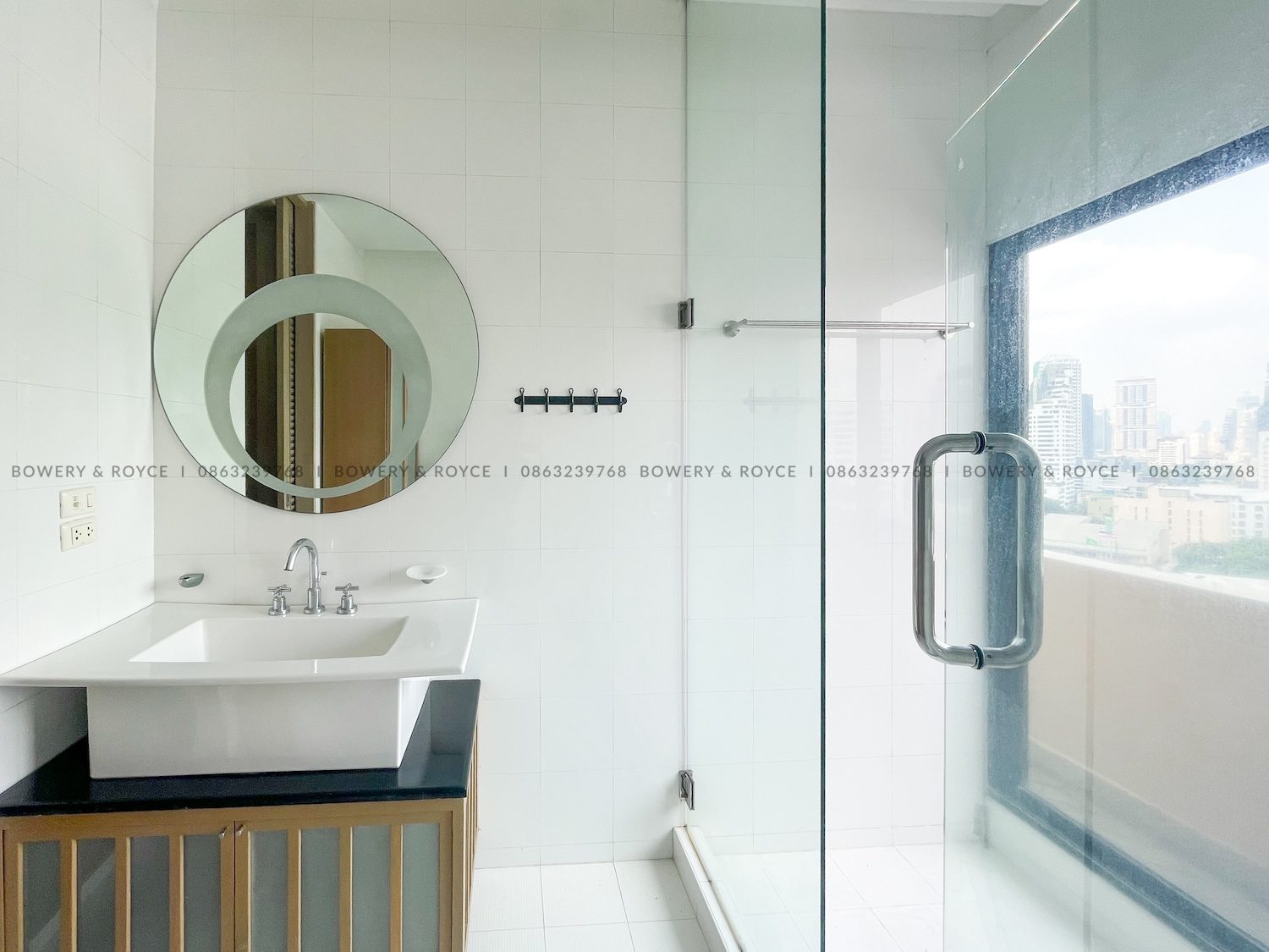 NEST OR INVEST Four Bedroom Duplex Condo for Rent and for Sale in Ekkamai