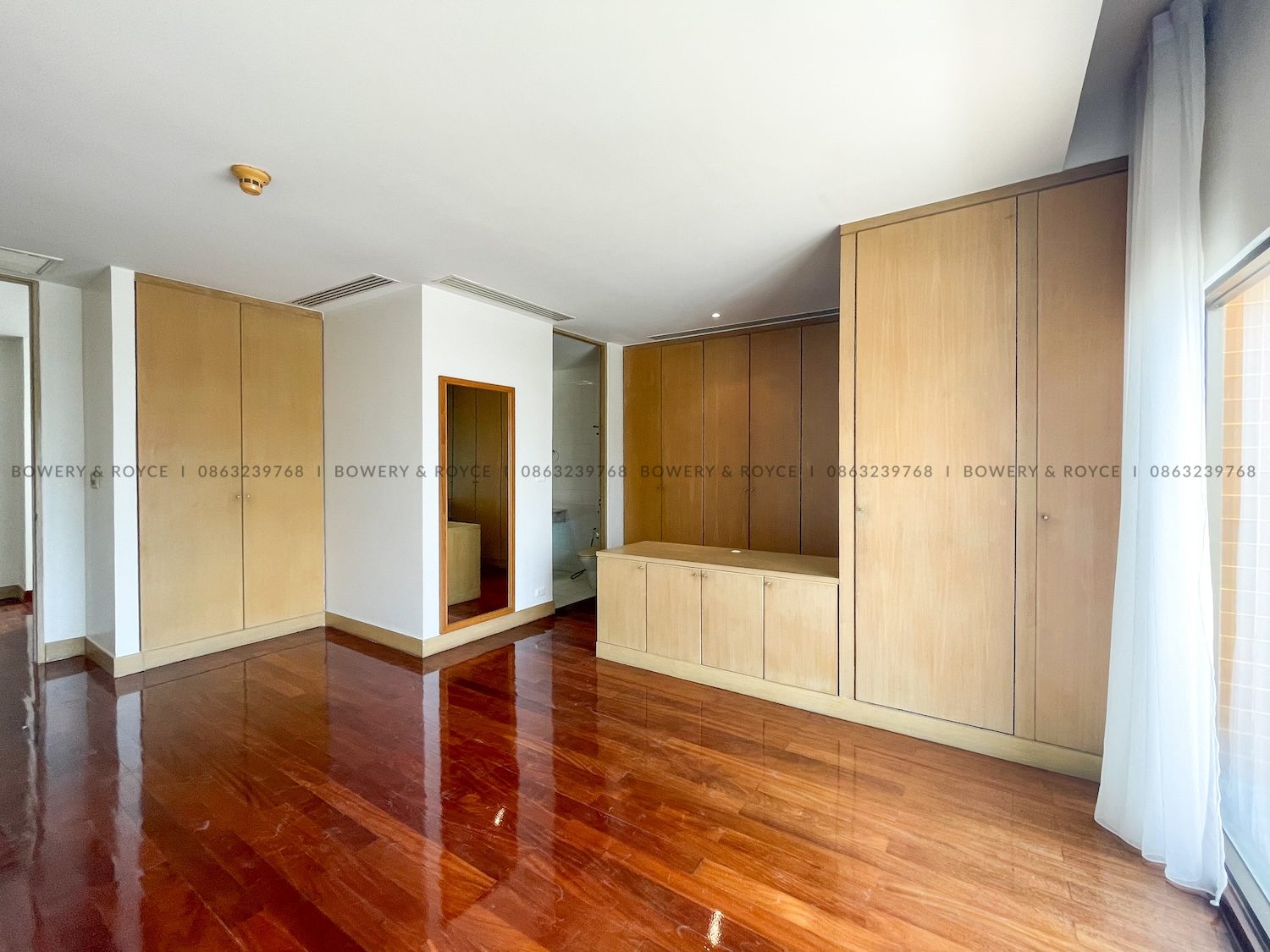 NEST OR INVEST Four Bedroom Duplex Condo for Rent and for Sale in Ekkamai