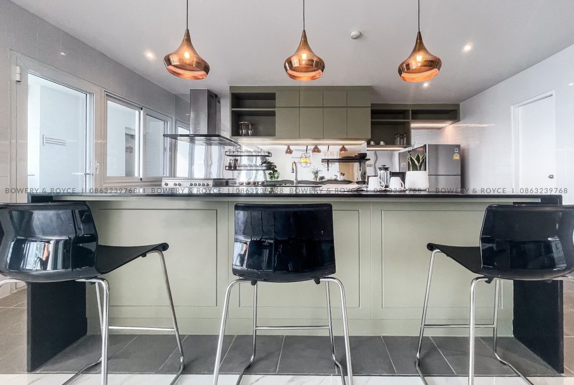 Spacious Modern Design Three Bedroom Condo for Rent in Phrom Phong