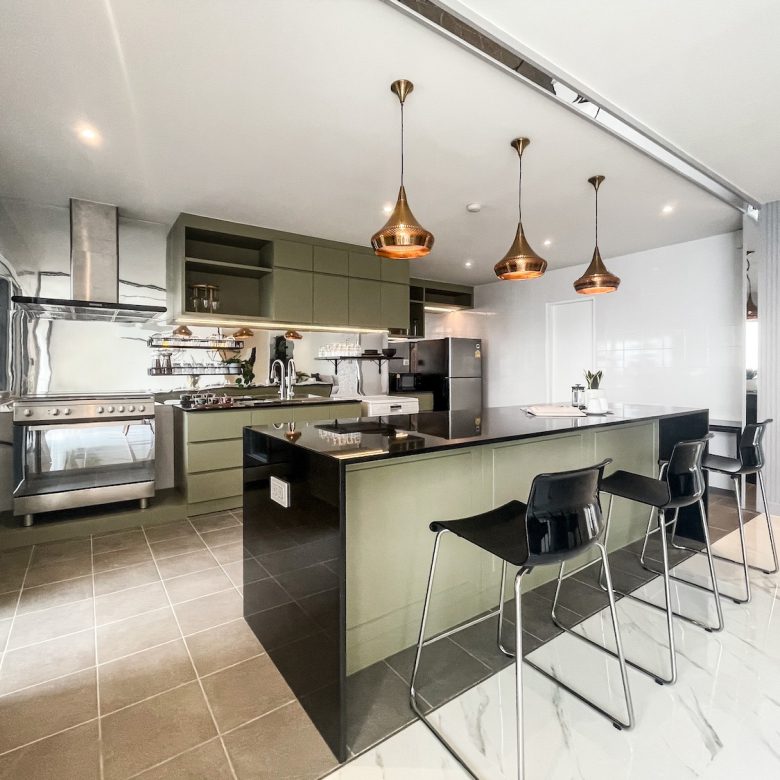 Spacious Modern Design Three Bedroom Condo for Rent in Phrom Phong