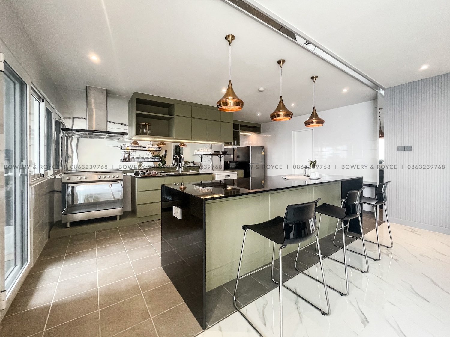 Spacious Modern Design Three Bedroom Condo for Rent in Phrom Phong