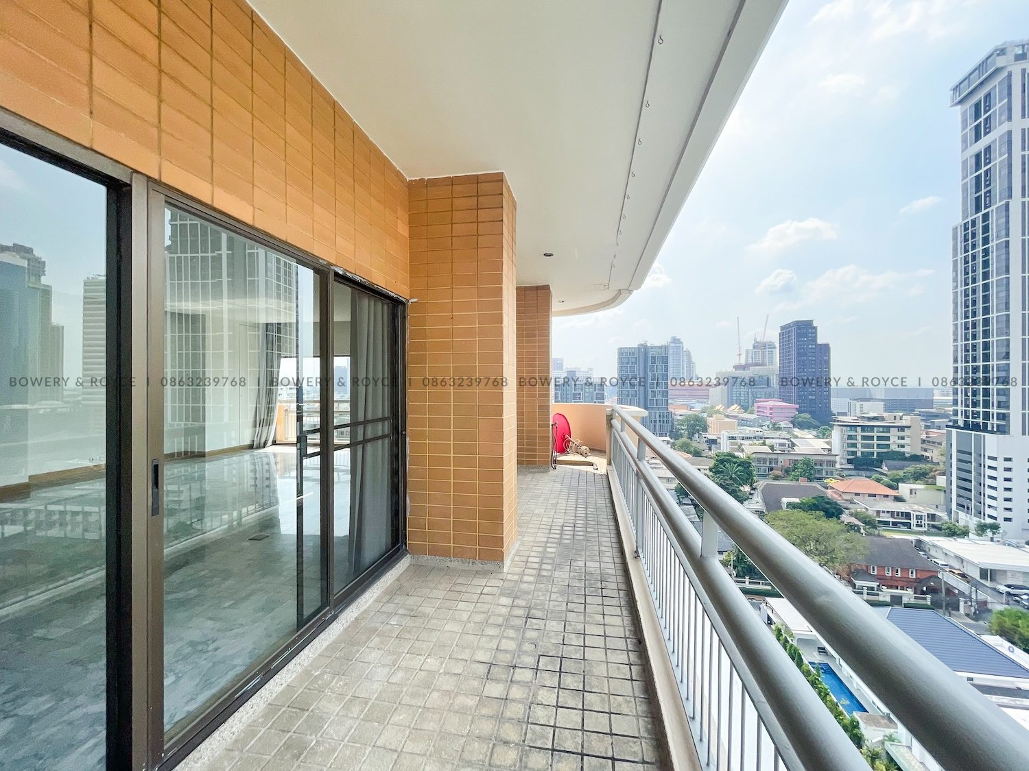 NEST OR INVEST Four Bedroom Duplex Condo for Rent and for Sale in Ekkamai
