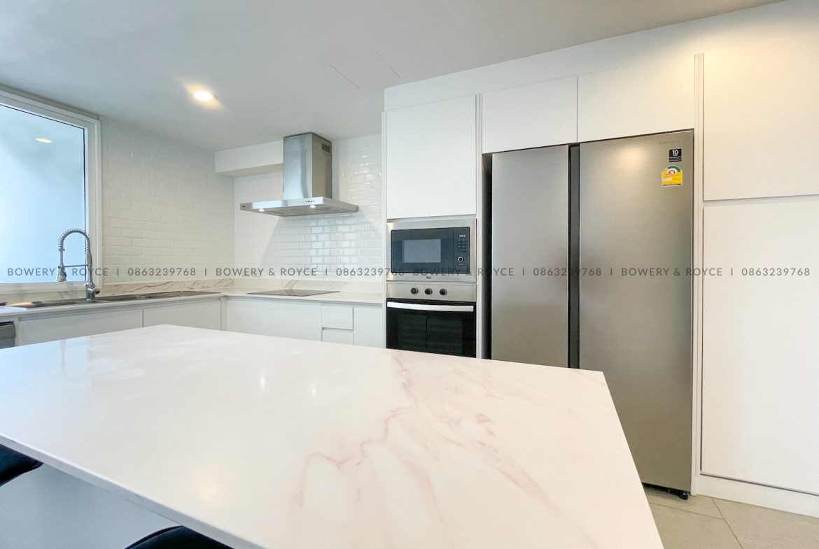 Spacious Four Bedroom Plus Office Pet Friendly Condo for Rent in Thong Lor