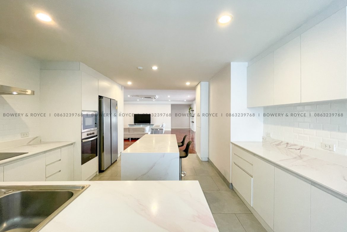 Spacious Four Bedroom Plus Office Pet Friendly Condo for Rent in Thong Lor