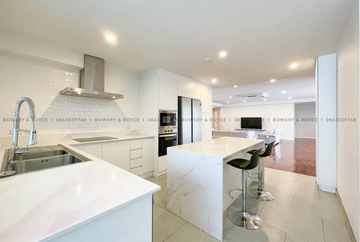 Spacious Four Bedroom Plus Office Pet Friendly Condo for Rent in Thong Lor