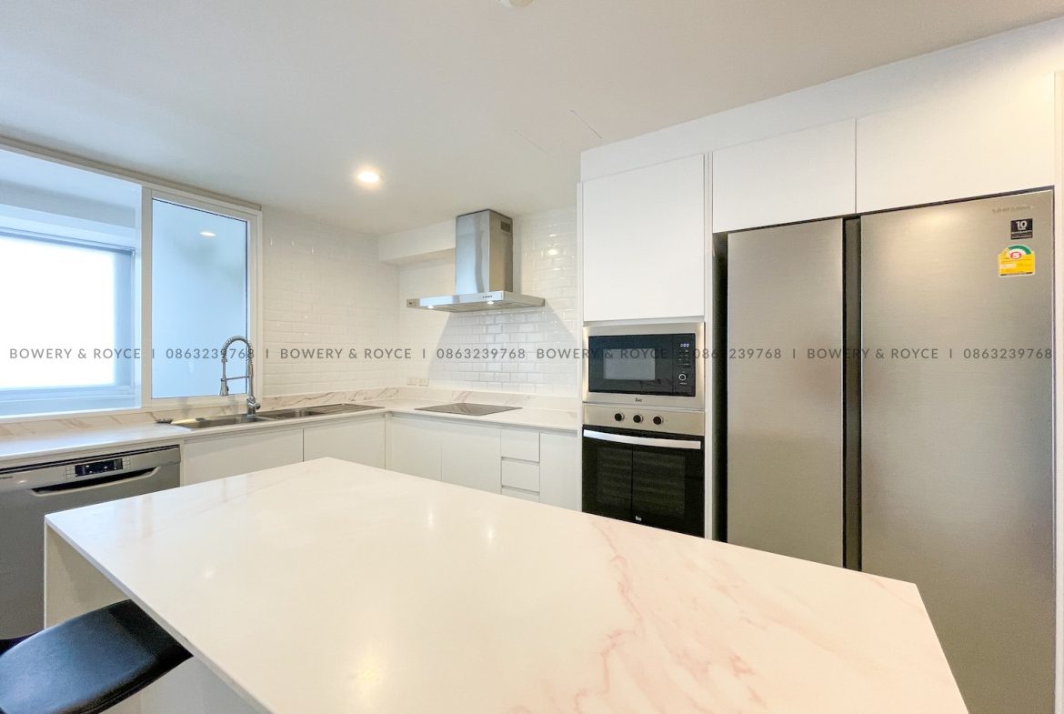 Spacious Four Bedroom Plus Office Pet Friendly Condo for Rent in Thong Lor