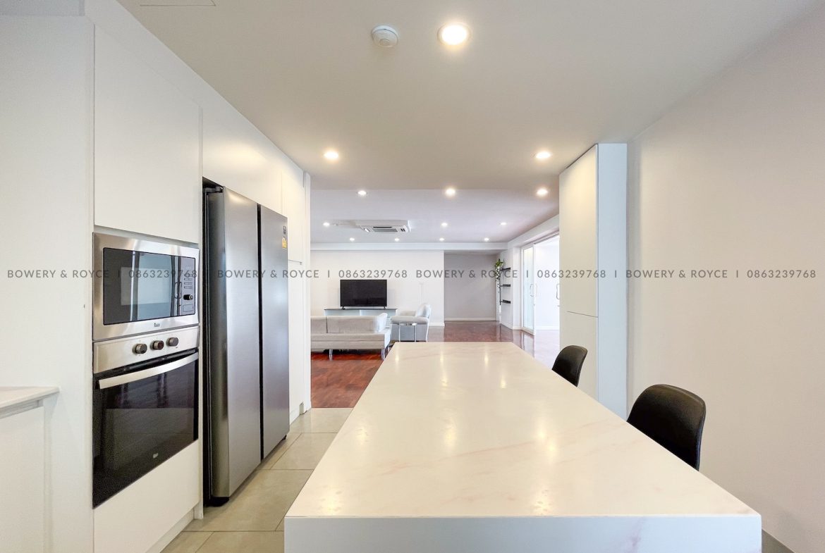 Spacious Four Bedroom Plus Office Pet Friendly Condo for Rent in Thong Lor