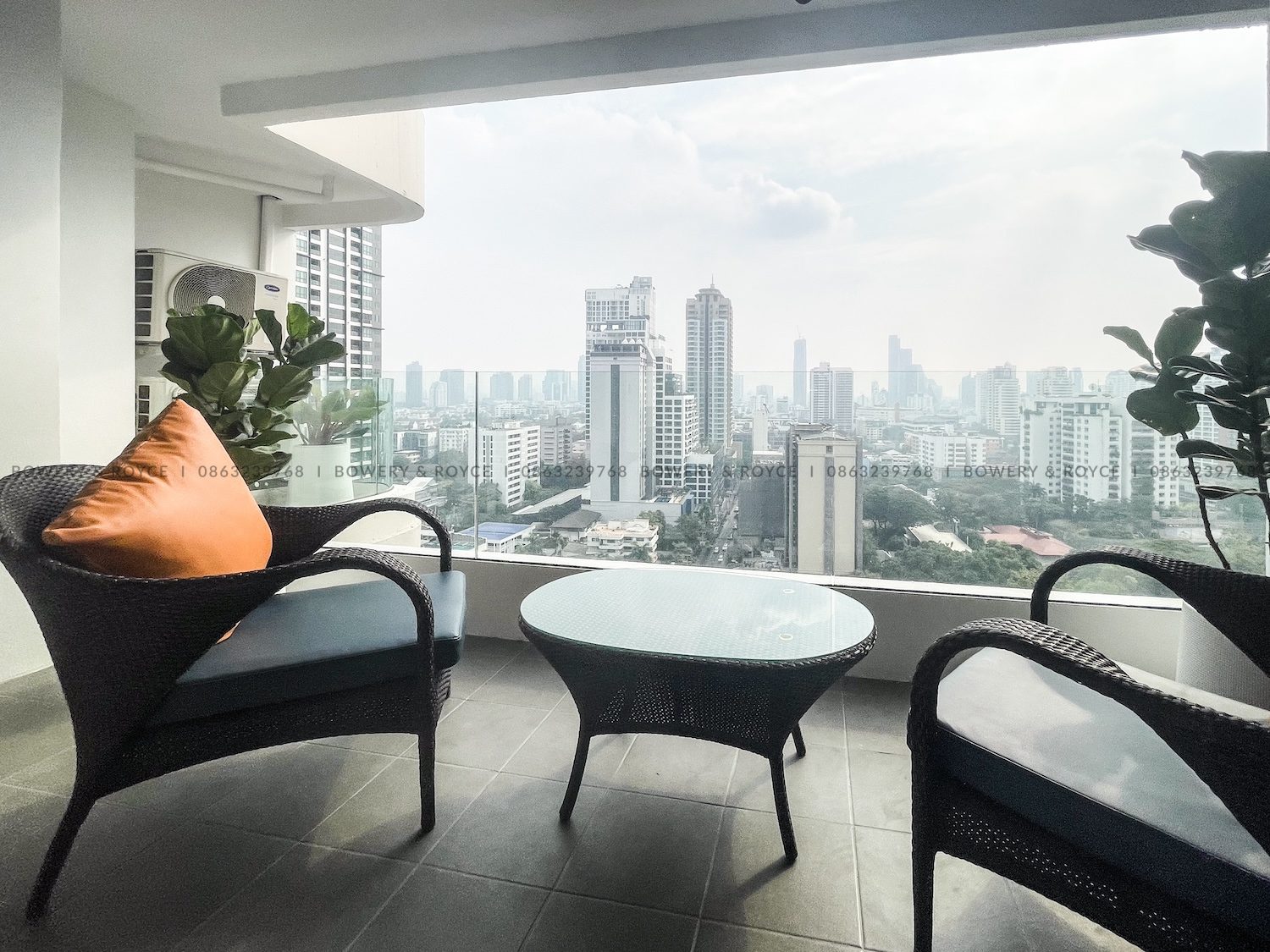 Spacious Modern Design Three Bedroom Condo for Rent in Phrom Phong