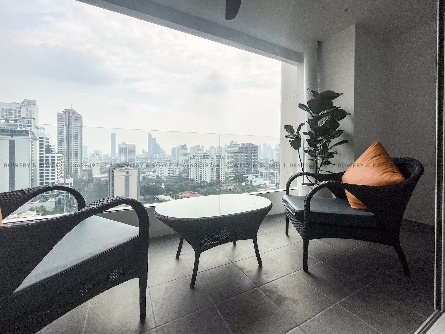 Spacious Modern Design Three Bedroom Condo for Rent in Phrom Phong