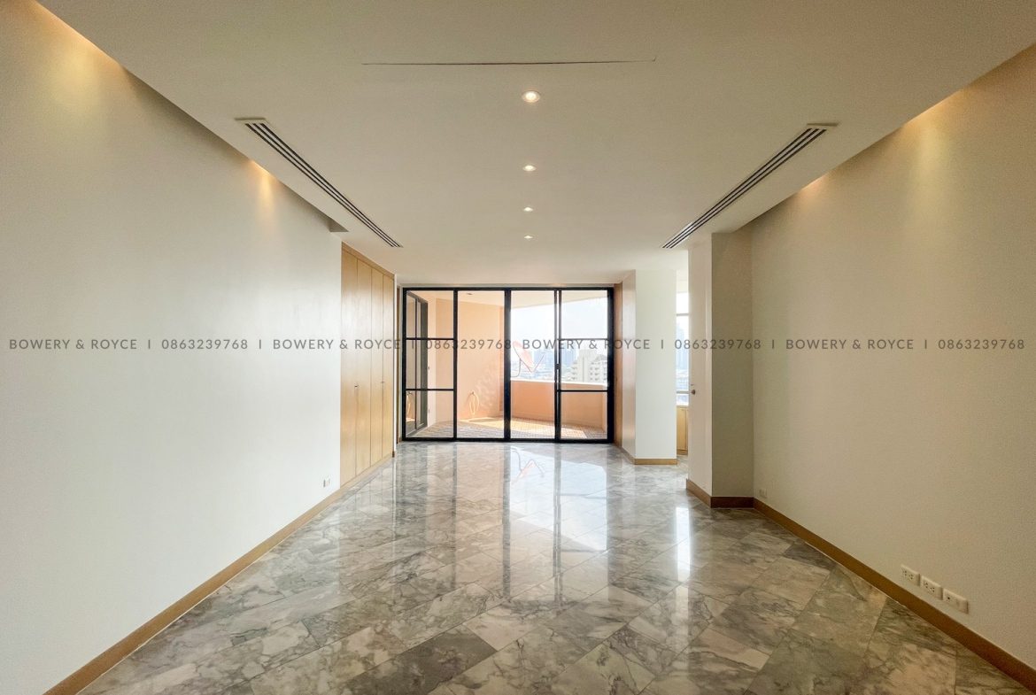 NEST OR INVEST Four Bedroom Duplex Condo for Rent and for Sale in Ekkamai
