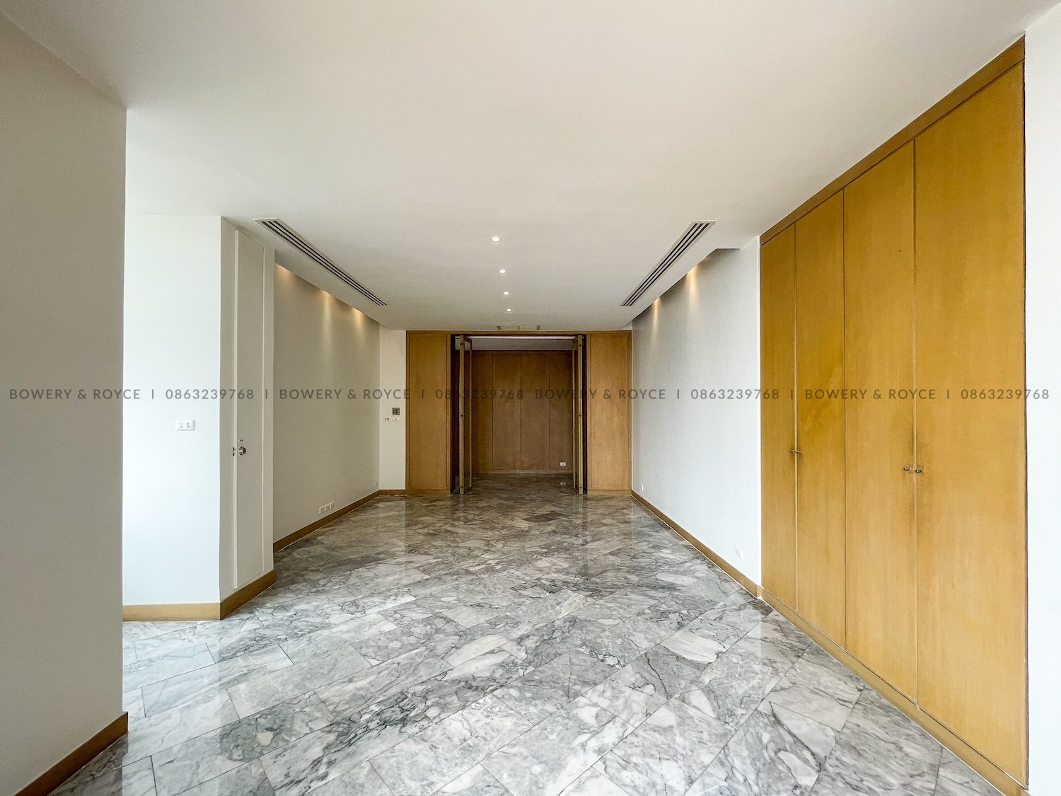 NEST OR INVEST Four Bedroom Duplex Condo for Rent and for Sale in Ekkamai