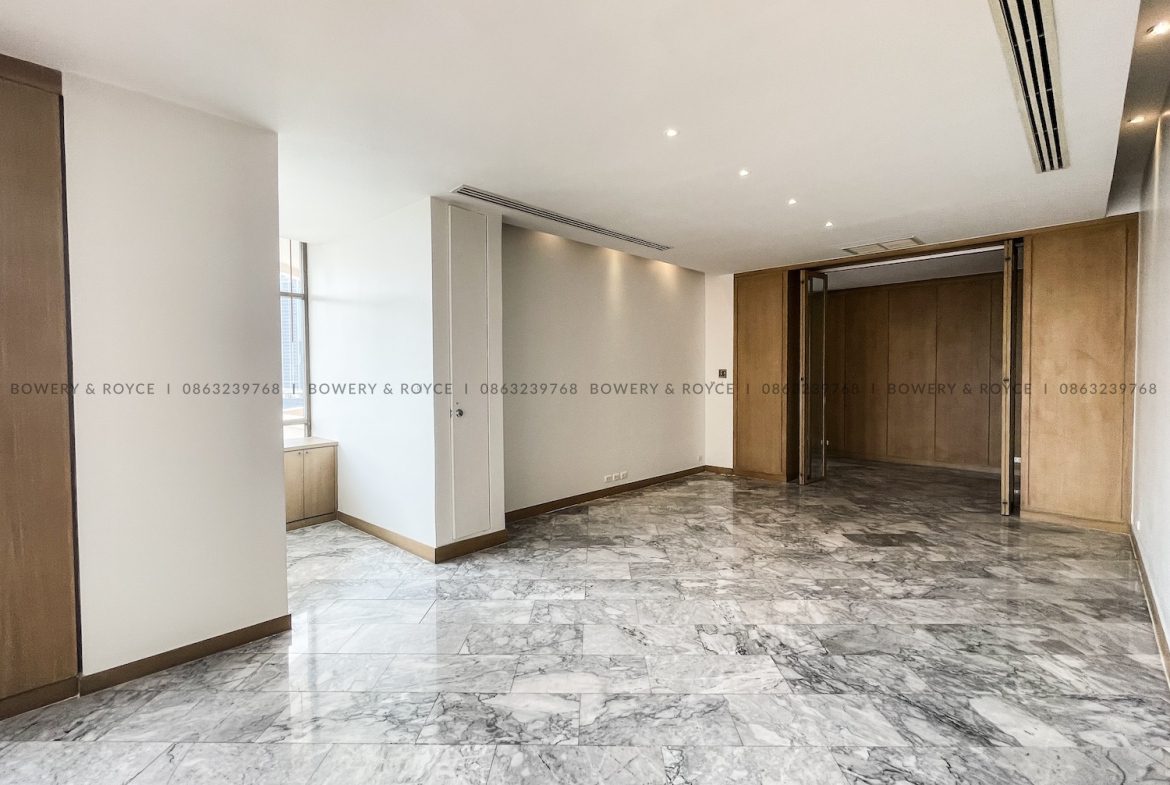NEST OR INVEST Four Bedroom Duplex Condo for Rent and for Sale in Ekkamai