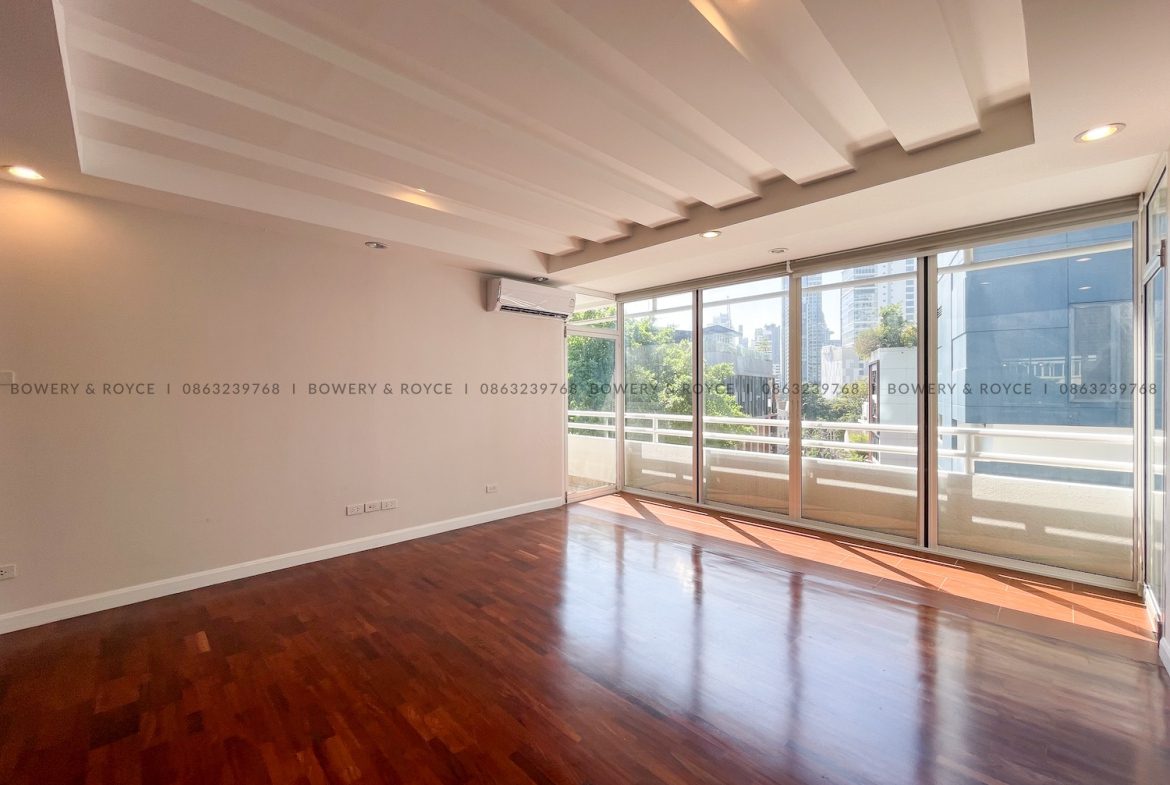 Spacious Four Bedroom Plus Office Pet Friendly Condo for Rent in Thong Lor