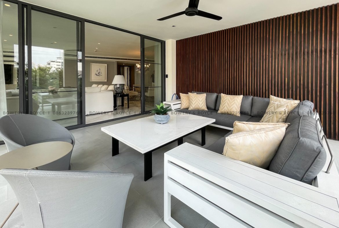 Stunning Three Bedroom Plus Office Pet Friendly Condo for Rent in Thong Lor