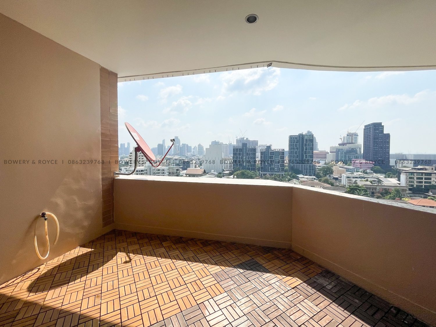 NEST OR INVEST Four Bedroom Duplex Condo for Rent and for Sale in Ekkamai