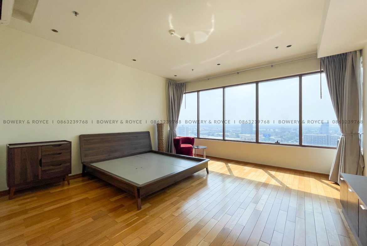 Spacious Three Bedroom Condo for Rent in Phrom Phong by Bowery & Royce