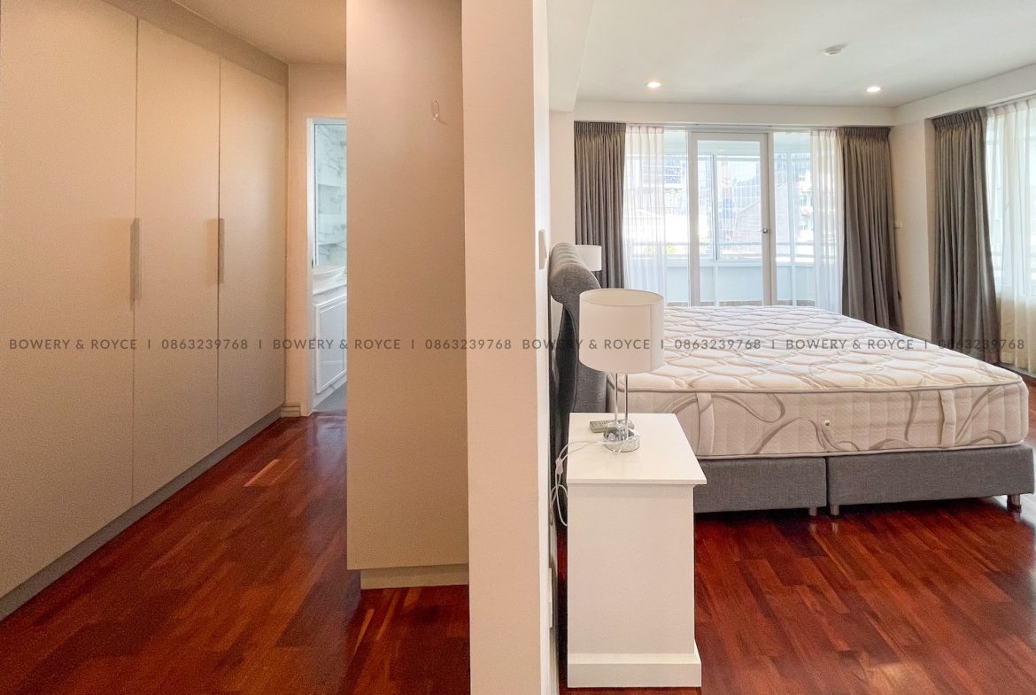 Spacious Four Bedroom Plus Office Pet Friendly Condo for Rent in Thong Lor