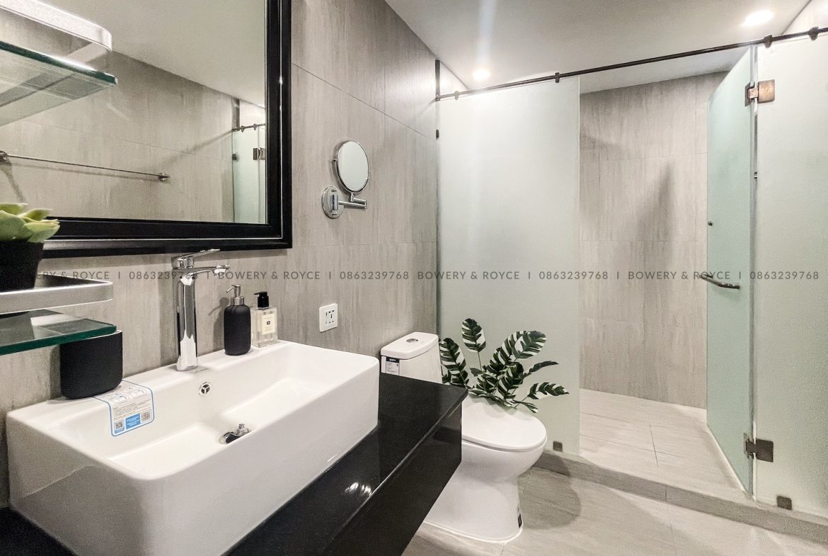Spacious Modern Design Three Bedroom Condo for Rent in Phrom Phong