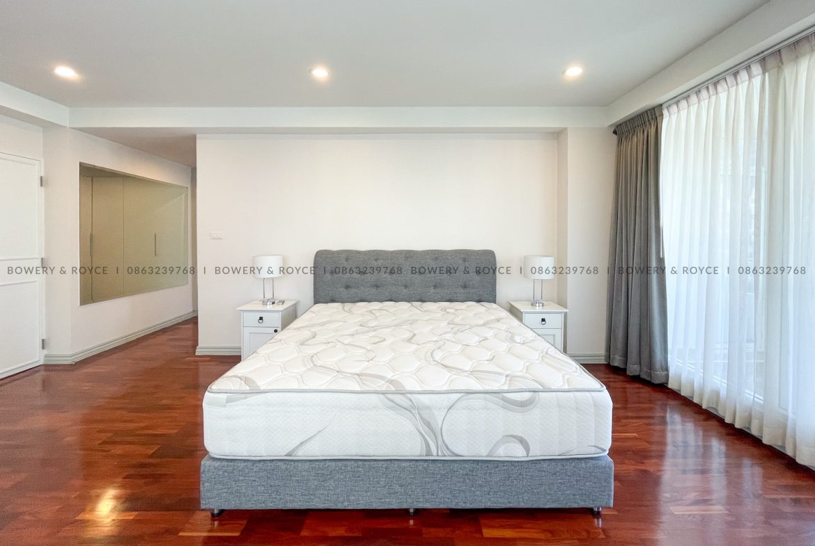 Spacious Four Bedroom Plus Office Pet Friendly Condo for Rent in Thong Lor